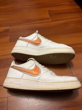 Nike Air Force 1 Low Oversized Swoosh AO2441-102 Size 9.5